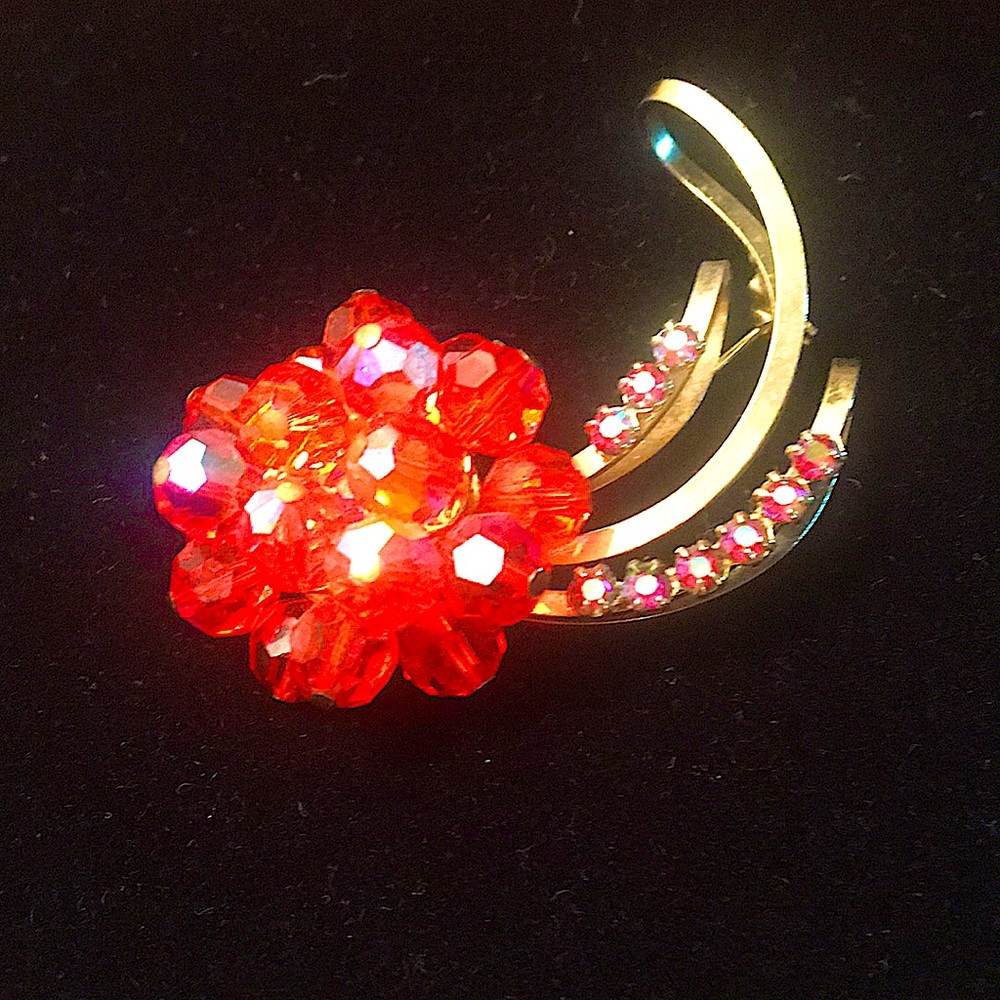 VINTAGE FALL BROOCH-gold tone with orange & red Iridescent crystals